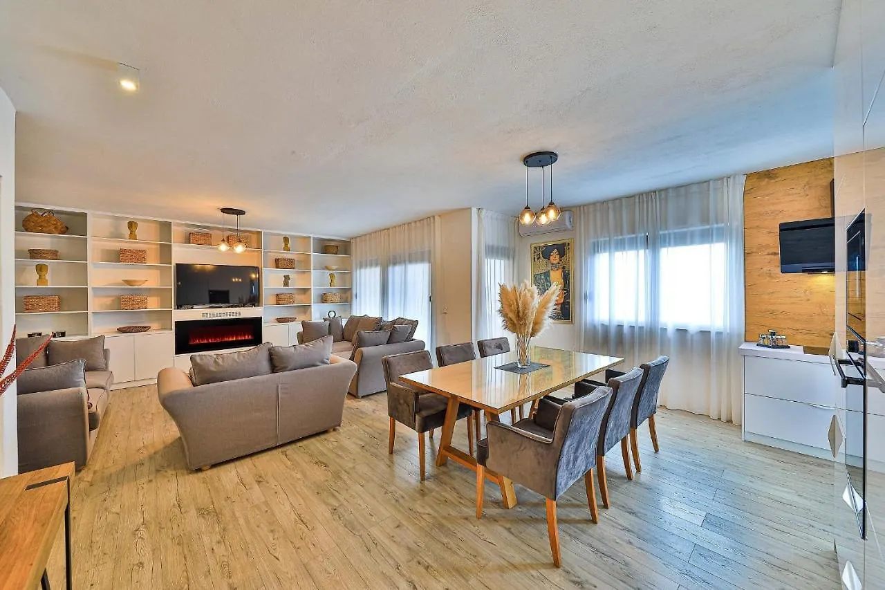 Villa Helios Kaštela 0*,  Croacia